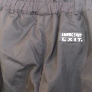 EMERGENCY EXIT BLACK SKI SNOWBOARD PANTS SIZE 10 TO 12 UNISEX